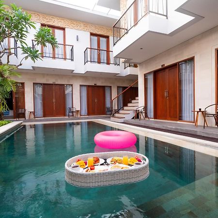 Mahesa Suites Seminyak Esterno foto