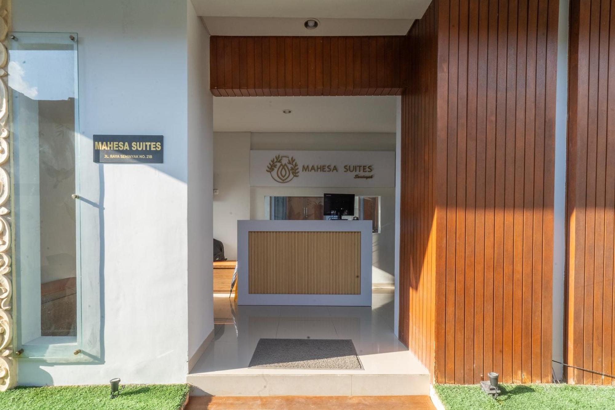 Mahesa Suites Seminyak Esterno foto