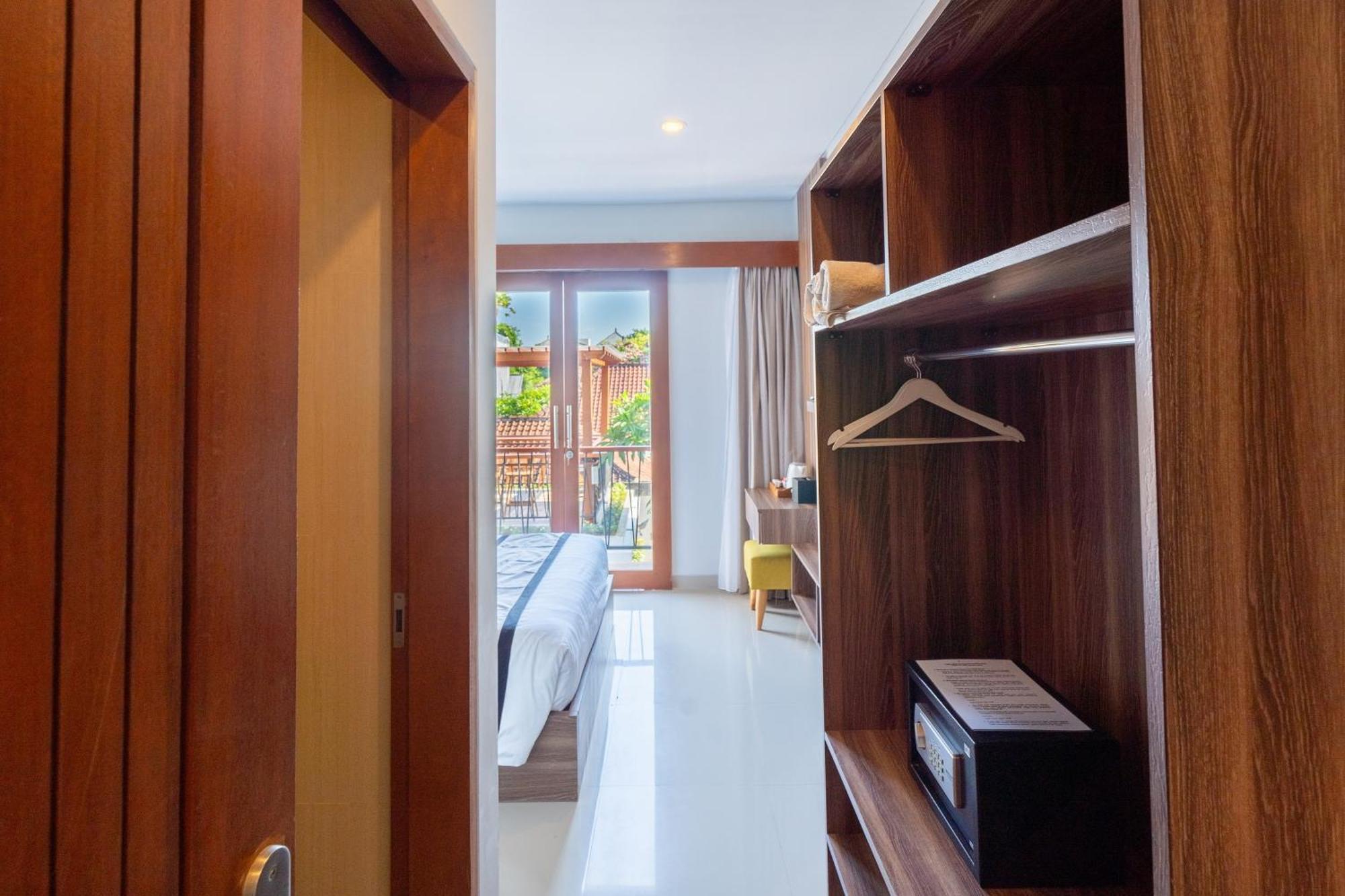 Mahesa Suites Seminyak Esterno foto